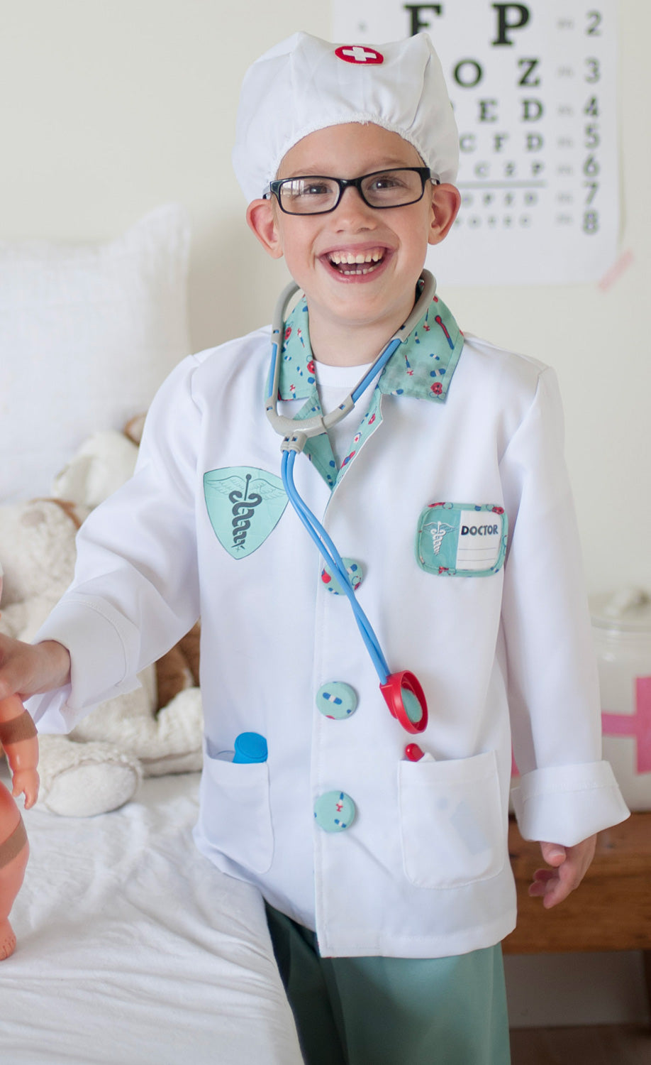 Doctor Dress-Up Set with Accessories Great Pretenders (Creative Education of Canada)