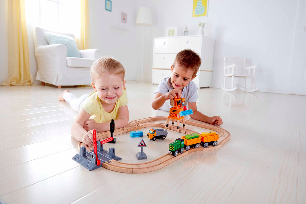 Crossing & Crane Train Set Hape