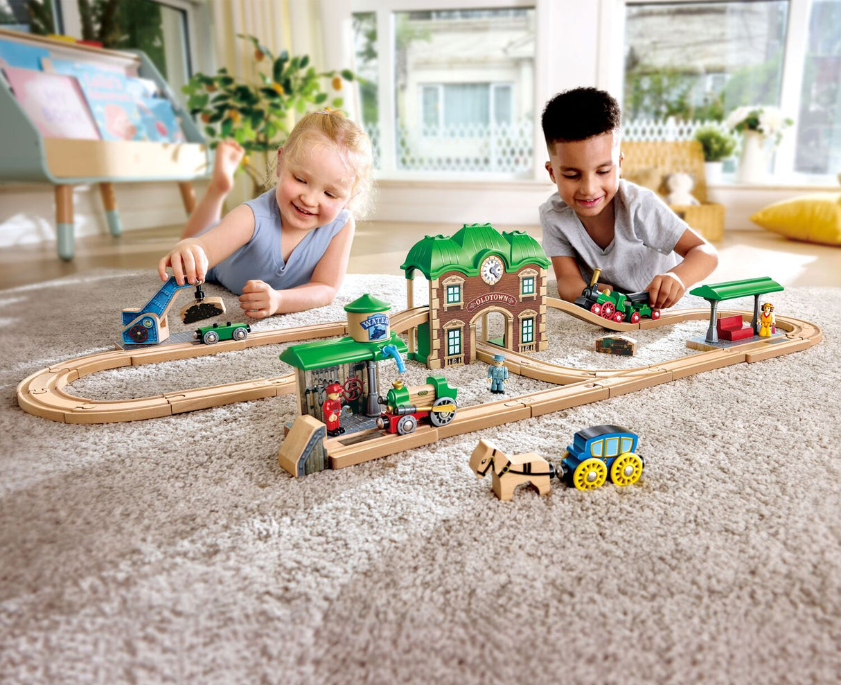 Wooden Retro Train & Station Set (DS)