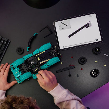 LEGO Technic: Aston Martin Valkyrie