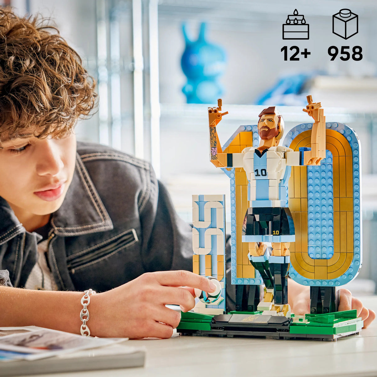 LEGO® Editions Lionel Messi – Soccer Legend