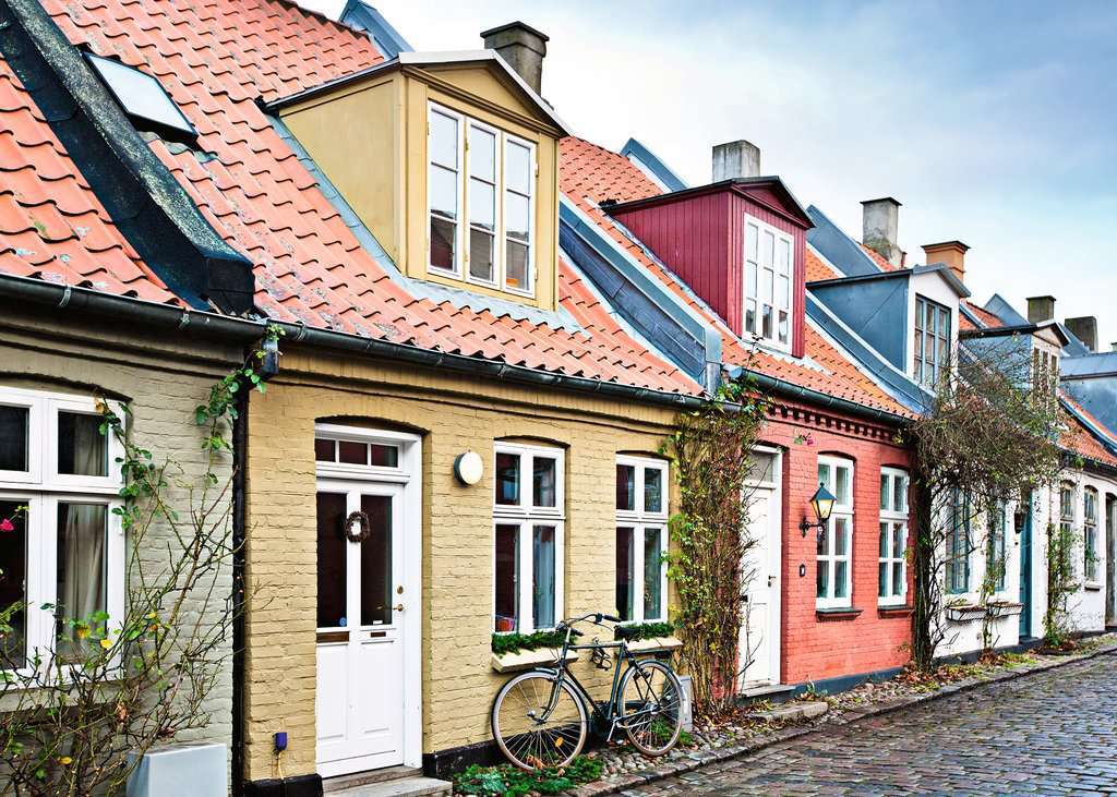 Scandinavian Places - Houses in Aarhus Denmark Puzzle (1000 pc)
