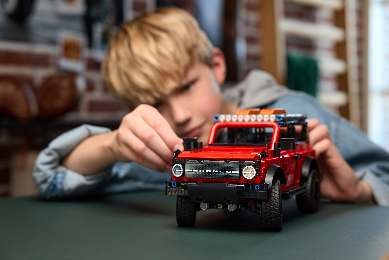 LEGO TECHNIC Ford Bronco SUV