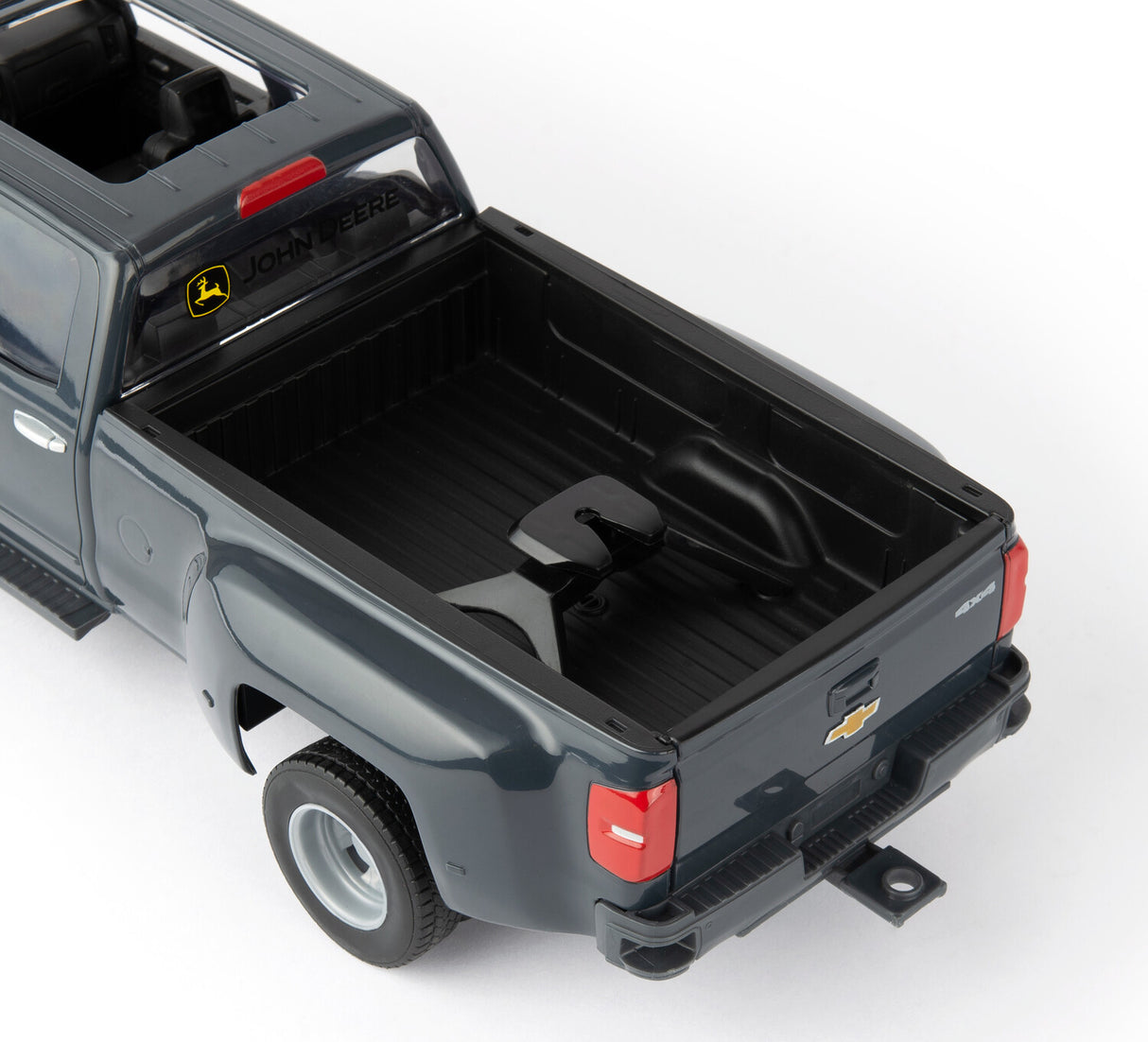 1:16 Big Farm John Deere Construction Set with Skid Loader, Chevrolet Silverado and Accessories