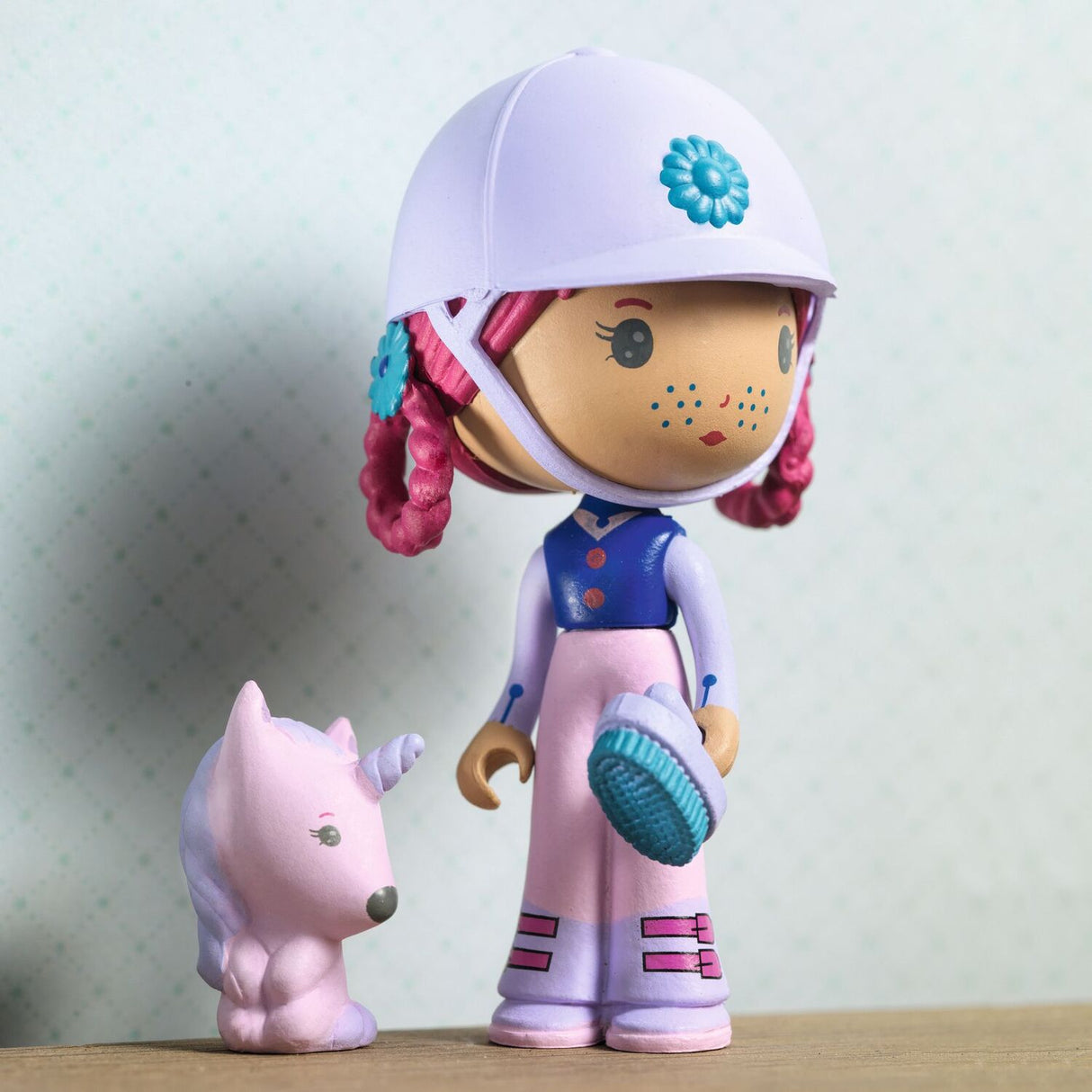 Tinyly Joe & Gala