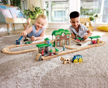 Wooden Retro Train & Station Set (DS)