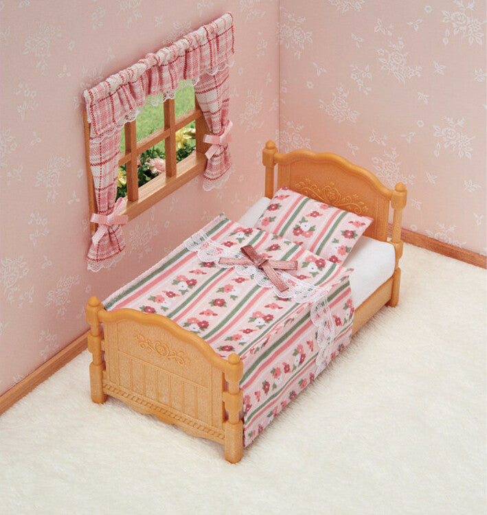 Calico Critters Bed & Comforter Set