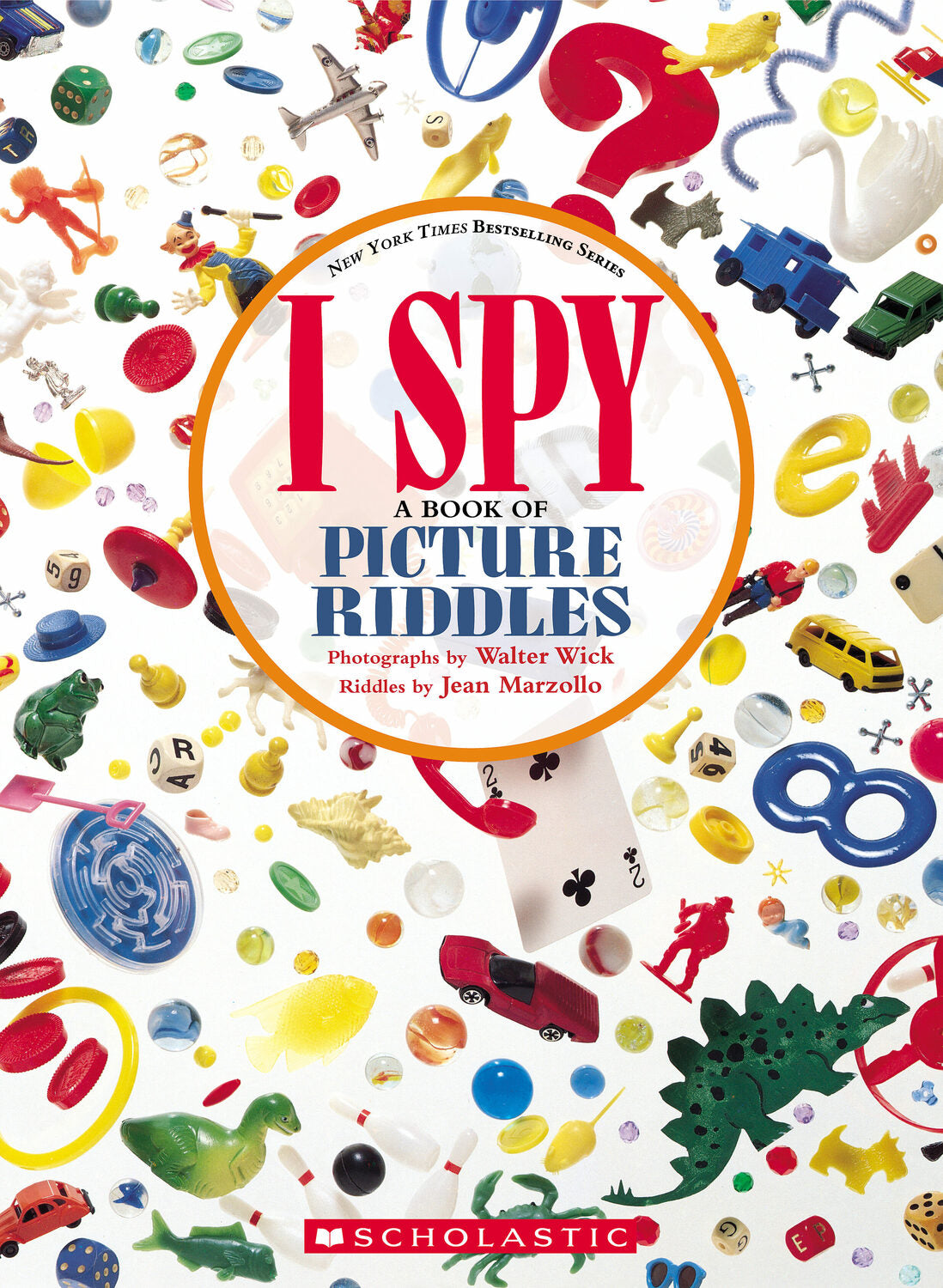 I Spy: A Book of Picture Riddles Scholastic