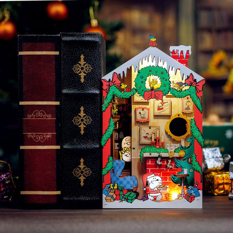 Peanuts Christmas DIY Book Nook Kit