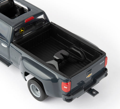 1:16 Big Farm John Deere Construction Set with Skid Loader, Chevrolet Silverado and Accessories